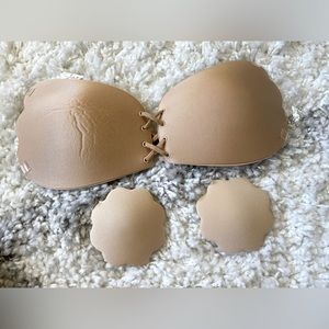 Strapless nude color sticky bra & padded nipple covers NWT